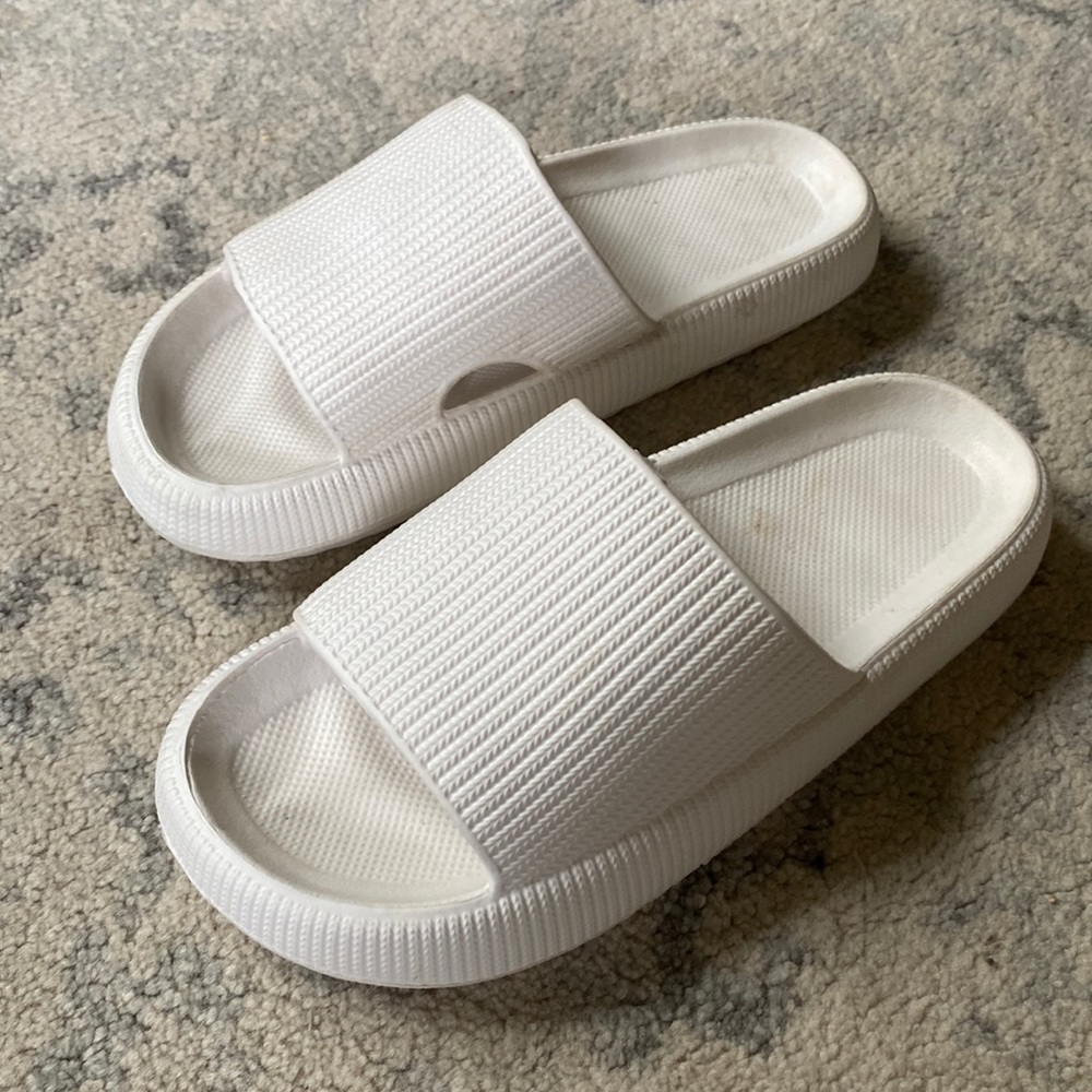Cloud Shoes in White